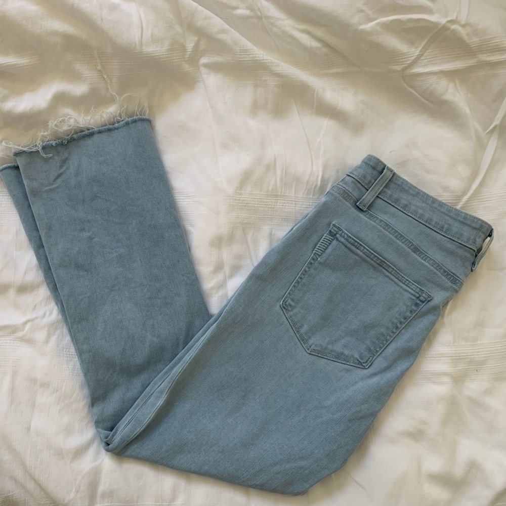 PAIGE Collette Crop Flare raw hem in light jean color, perfect for summer!